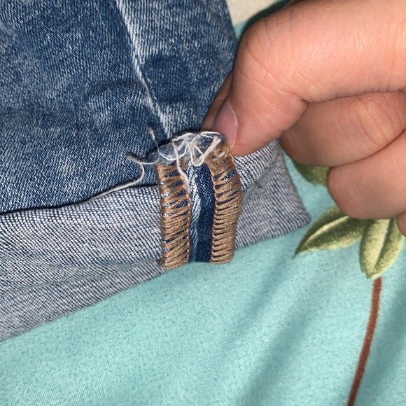 Blue distressed American Eagle high-waisted shorts - Picture 5 of 6